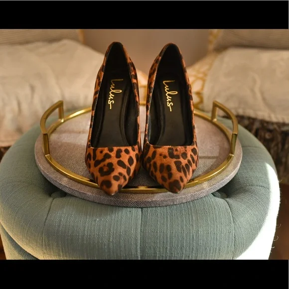 Lulu’s Verra Leopard Suede Pumps - Picture 5 of 9